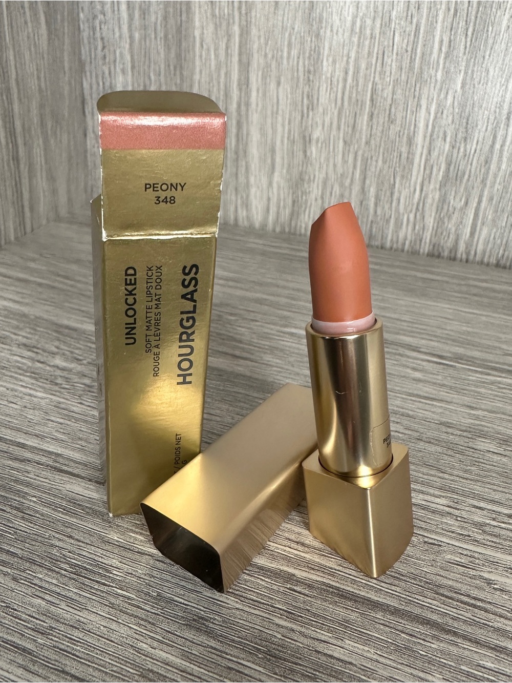 Hourglass Unlocked Soft Velvet Matte Lipstick -Peony 348